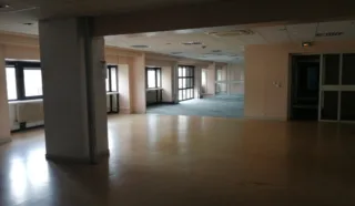  BUREAUX / COMMERCE VANNES 440 m²