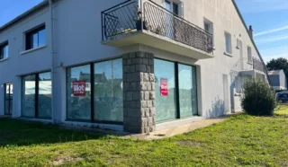  LOCAL COMMERCIAL 200 m²  PLOUAY