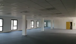  EXCELLENTE VISIBILITÉ !  BUREAUX à RENNES CHAMPEAUX 800 m²