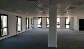  EXCELLENTE VISIBILITÉ !  BUREAUX à RENNES CHAMPEAUX 800 m²