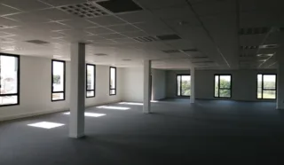  EXCELLENTE VISIBILITÉ !  BUREAUX à RENNES CHAMPEAUX 800 m²