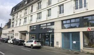  LOCAL COMMERCIAL BUREAUX  345 m²  MORLAIX