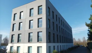  BUREAUX 467 m² ST JACQUES DE LA LANDE