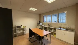  ACTIVITES NANTES SUD VERTOU 320m²