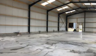  LOCAUX D'ACTIVITES  347 m² LANDERNEAU