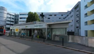  LOCAL COMMERCIAL 233 m² NANTES
