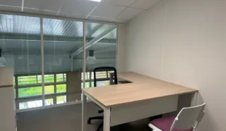  BUREAUX PLOEREN 142 m²