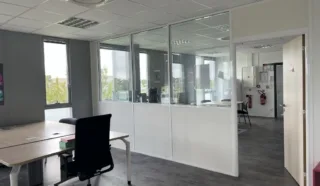  BUREAUX 375 m² VERN S/SEICHE