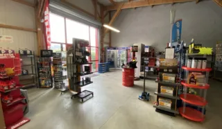  LOCAL COMMERCIAL 277 m² BAIN-DE-BRETAGNE