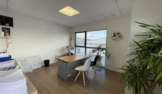  BUREAUX 72 m² PLOUDANIEL