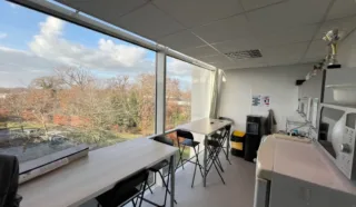  BUREAUX 300 m² CARQUEFOU