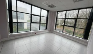  BUREAUX 1284 m² divisibles dès 586 m² LA-CHAPELLE-SUR-ERDRE