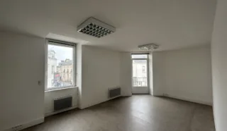  BUREAUX 80 m² CARQUEFOU