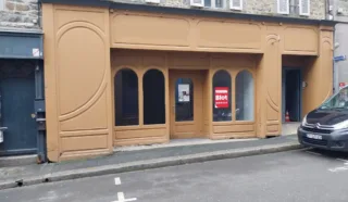  LOCAL COMMERCIAL 240 M² ST BRIEUC