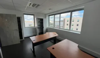  BUREAUX 333 m² REZÉ