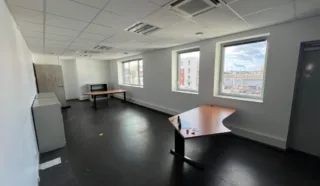  BUREAUX 333 m² REZÉ