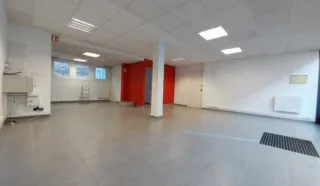  BUREAUX VITRINE COMMERCE QUIMPERLÉ 85 m²