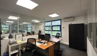  BUREAUX 197 m² BOUGUENAIS