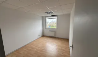  BUREAUX BREAL SOUS MONTFORT 100 m²