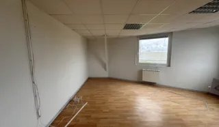  BUREAUX BREAL SOUS MONTFORT 100 m²