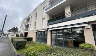  LOCAL COMMERCIAL 61 m² NANTES