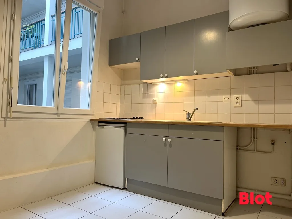 A VENDRE - BLOT IMMOBILIER -TRIANGLE D'OR - APPARTEMENT T2