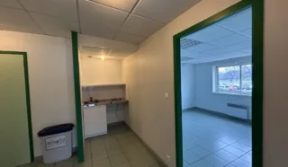  BUREAUX 80 m² SAINTE-LUCE-SUR-LOIRE