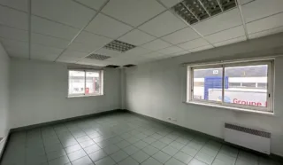  BUREAUX 80 m² SAINTE-LUCE-SUR-LOIRE