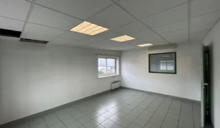  BUREAUX 80 m² SAINTE-LUCE-SUR-LOIRE