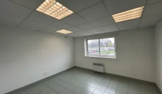  BUREAUX 80 m² SAINTE-LUCE-SUR-LOIRE