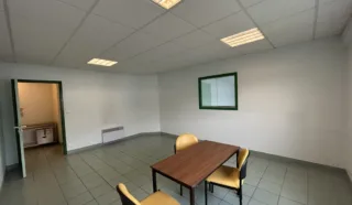  BUREAUX 80 m² SAINTE-LUCE-SUR-LOIRE