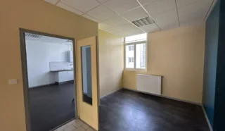  BUREAUX 94 m² SAINT-SEBASTIEN-SUR-LOIRE