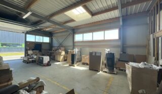  LOCAL D'ACTIVITES LOCAL COMMERCIAL 300 m² PLOUDANIEL