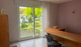  Local professionnel bureaux  43 m² Saint Nolff