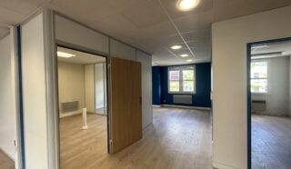  BUREAUX 111 m² REZÉ