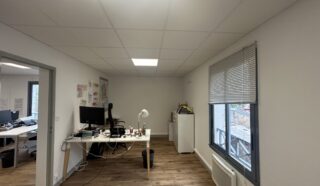  BUREAUX 85 m² REZE