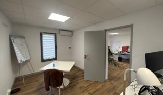  BUREAUX 85 m² REZE