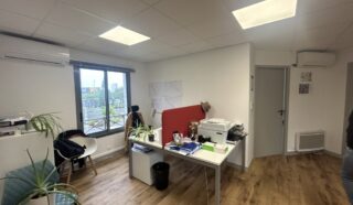  BUREAUX 85 m² REZE