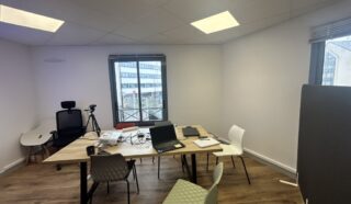  BUREAUX 85 m² REZE