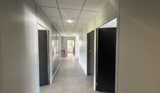  BUREAUX 207 m² REMOUILLE