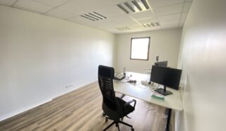  BUREAUX  250 m² GUIPAVAS