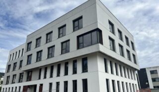  BUREAUX 1 140 M²  CHARTRES-DE-BRETAGNE