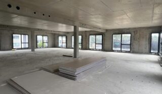  BUREAUX 1 140 M²  CHARTRES-DE-BRETAGNE