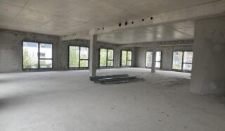  BUREAUX 1 140 M²  CHARTRES-DE-BRETAGNE