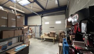  LOCAL ACTIVITES 306 m² env NANTES NORD EST