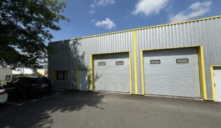  LOCAL ACTIVITES 306 m² env NANTES NORD EST