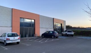  LOCAUX D'ACTIVITES  420 m² SAINT MARTIN DES CHAMPS