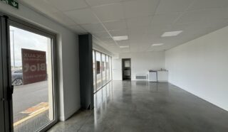  LOCAL D'ACTIVITÉS 301 m² NANTES SUD