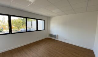  CELLULE COMMERCIALE et d'ACTIVITÉS 220 M²