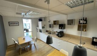  BUREAUX 350 M² CHARTRES-DE-BRETAGNE